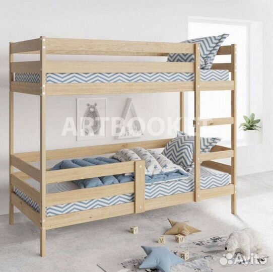 Кровать двухьярусная из массива дерева
