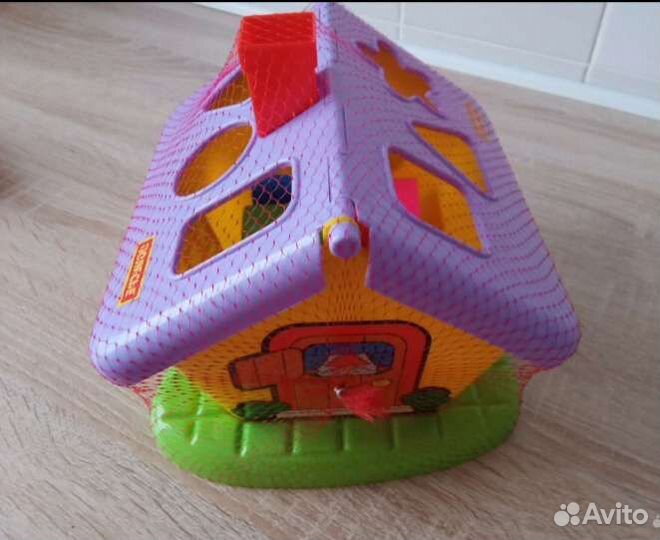 Развивающие игрушки домик