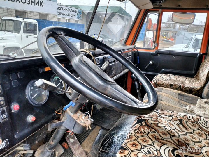 Самосвал с 2-х разгрузкой КАМАЗ 55102, 2003