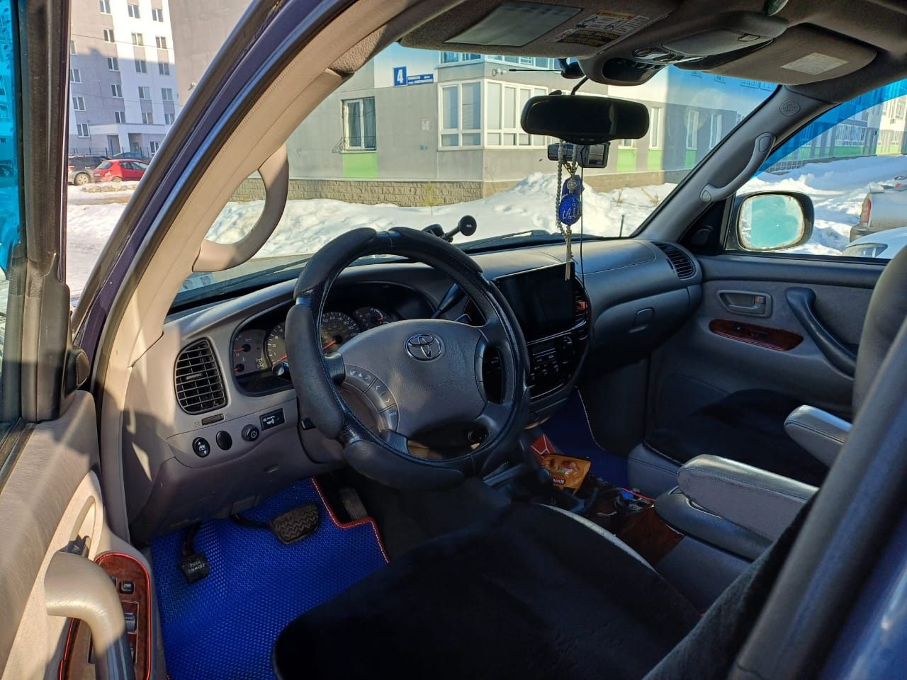 Toyota Sequoia: фото владельца