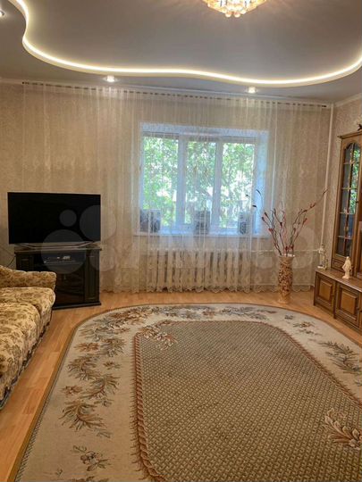 Дом 176 м² на участке 8 сот.