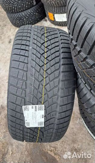 Goodyear UltraGrip Performance+ 295/35 R21 107V