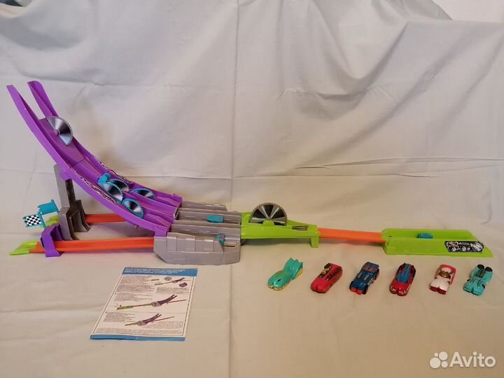 Трек Hot Wheels пила