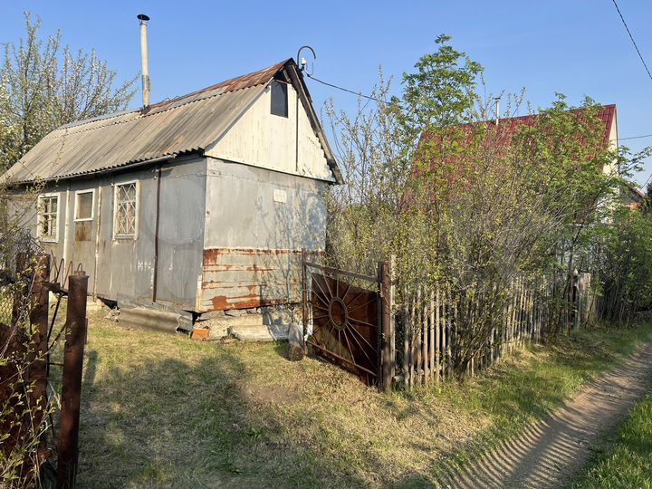 Дача 10 м² на участке 6 сот.