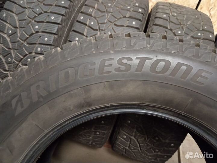 Bridgestone Blizzak Spike-02 SUV 235/65 R17