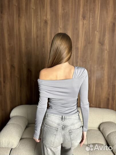 Лонгслив со спущенным плечом серый (M)