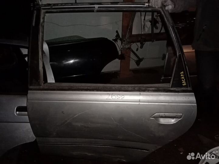 Дверь задняя левая на nissan basara JNU30.JU30