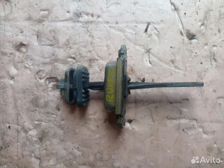 Ограничитель двери передний левый Rover 45