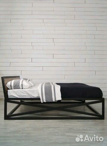 Кровать в стиле лофт