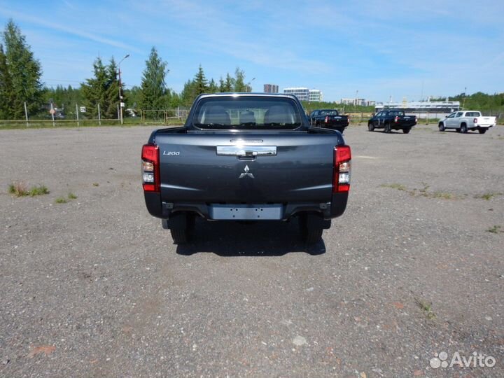 Mitsubishi L200 2.4 МТ, 2022