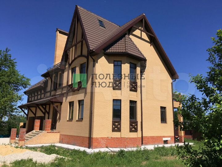 Коттедж 350 м² на участке 13 сот.