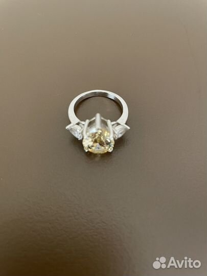 Кольцо бижутерия с крупным цирконом