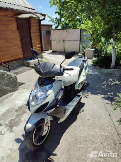 Скутер 150 кубов