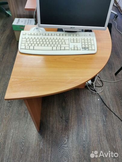 Стол угловой