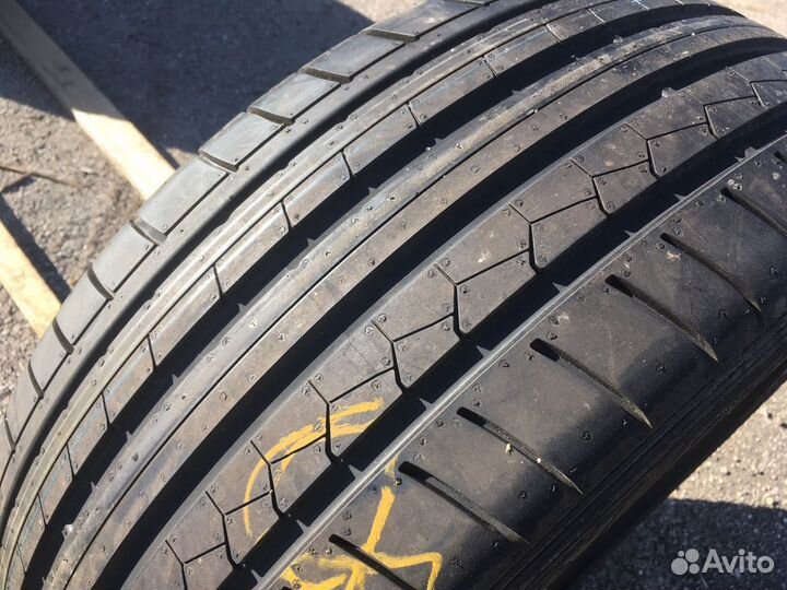 Dunlop SP Sport Maxx GT 255/45 R20