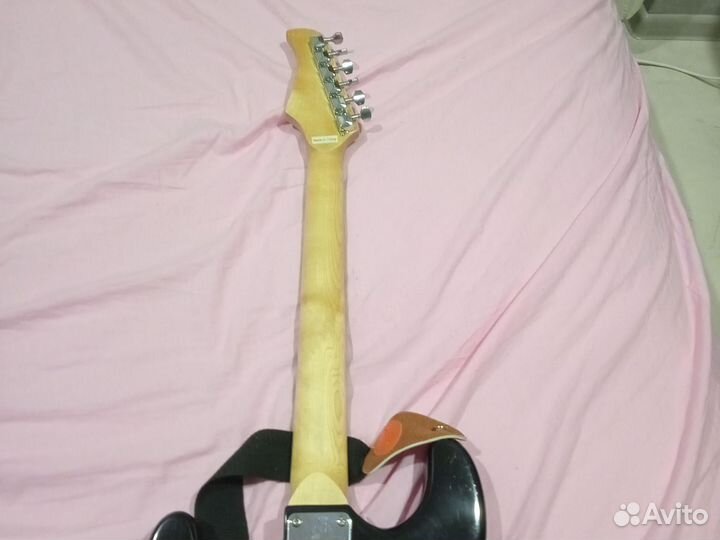 Электрогитара