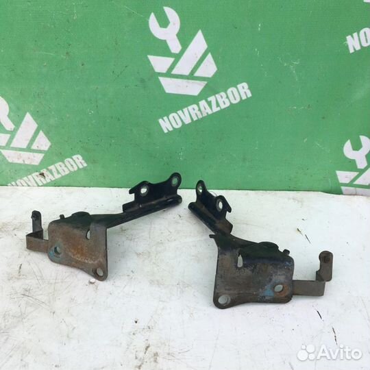 Петля капота Киа Спектра