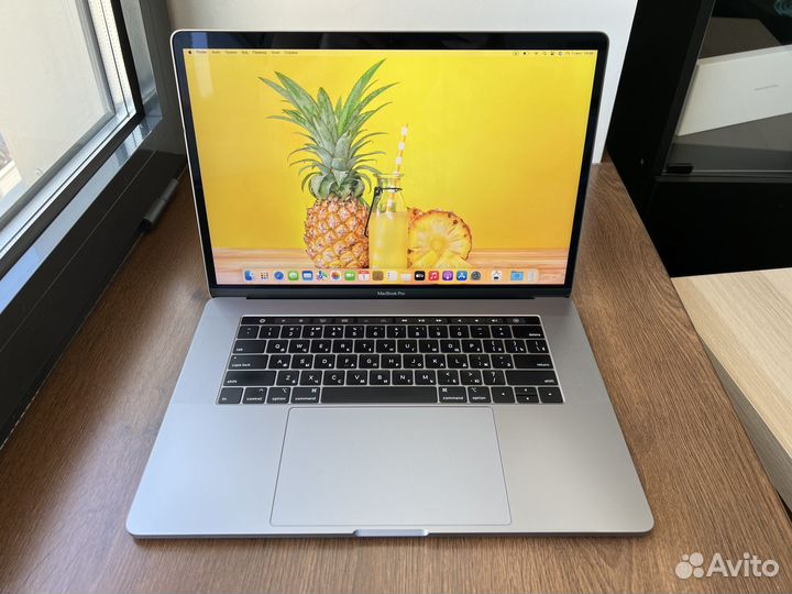 MacBook Pro 15 2018 i7 2.6/16/512Gb/Radeon 560X