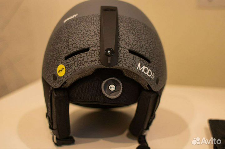 Горнолыжный шлем oakley