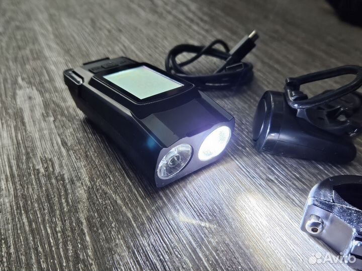 Велокомпьютер с фонариком и звонком