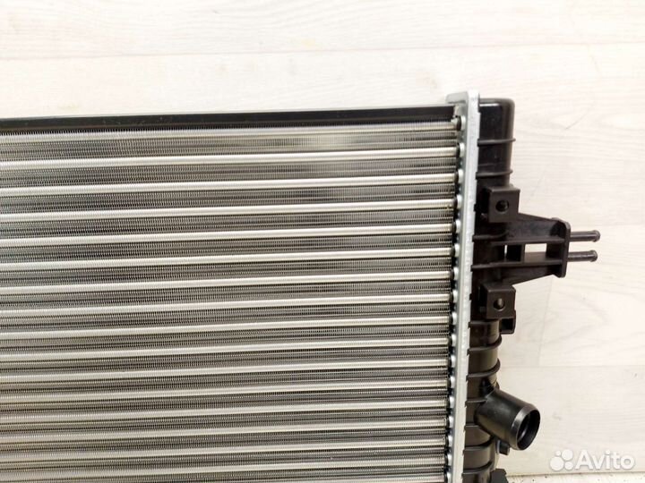 Радиатор охлаждения Opel Astra H 1,6-1,8 XER