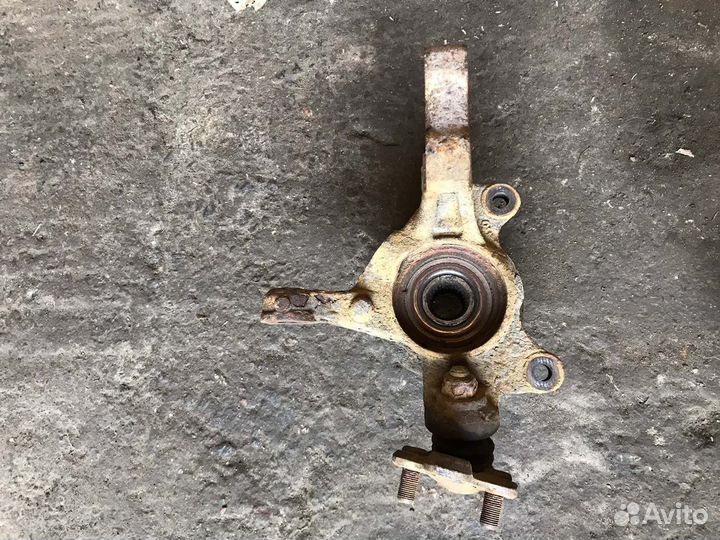 Кулак поворотный Toyota Corolla E120