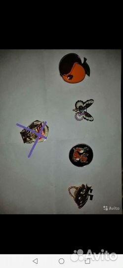 Значки, броши