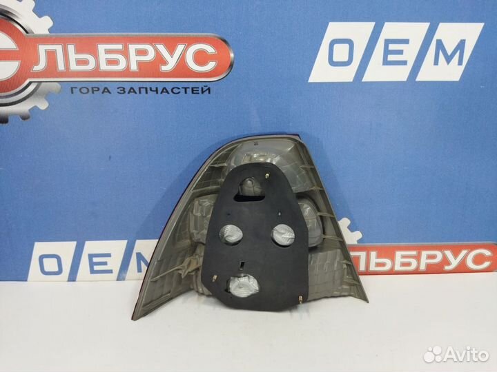 Фонарь правый Toyota Corolla 9 Е120 Е130 2000-2007