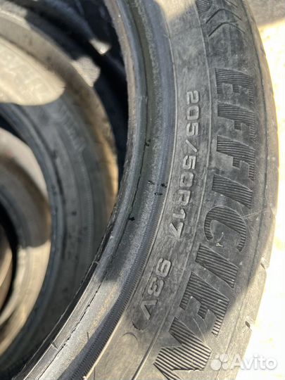 Goodyear EfficientGrip 205/50 R17 93V