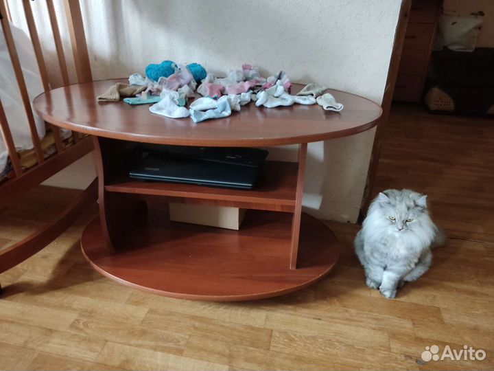 Тумба под телевизор, журнальный стол