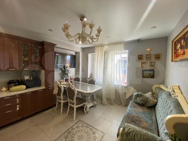 2-к. квартира, 70 м², 4/4 эт.