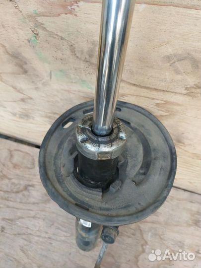 Амортизатор задний правый Toyota Camry XV40 ACV40