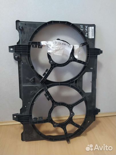 Nissan 21483-8H303 Диффузор вентиляторов