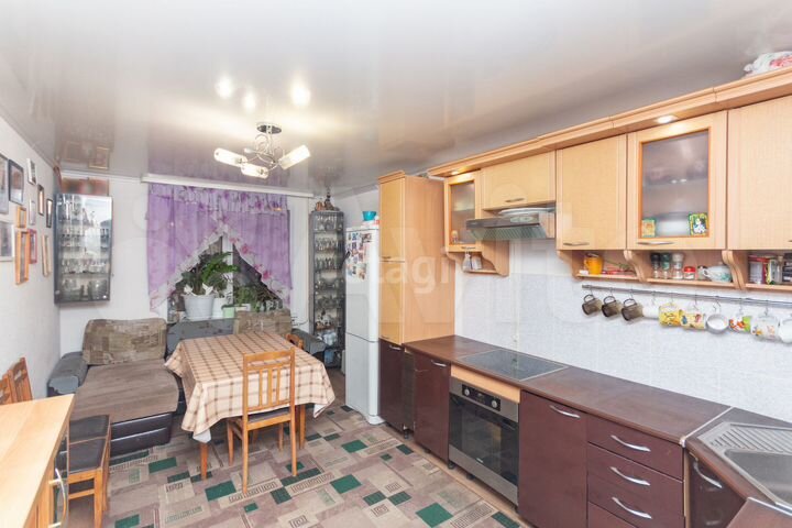 2-к. квартира, 63 м², 1/10 эт.