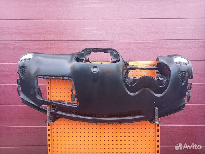 Панель салона Ниссан жук