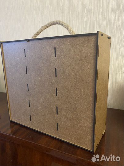 Подарочная коробка