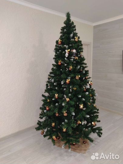 Елка искусственная 240