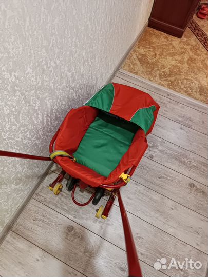 Санки с колесами Ника