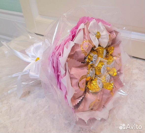 Сладкий букет из конфет