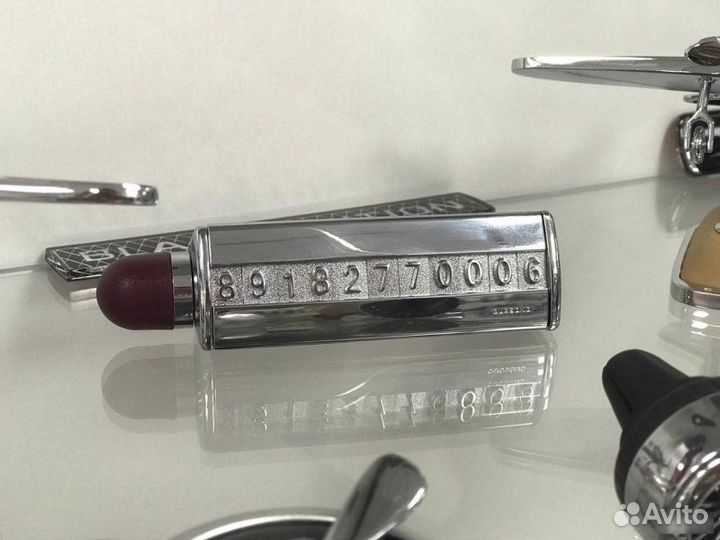 Табличка под номер телефона в авто (бордовая)