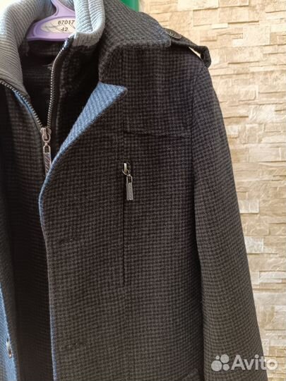 Пальто 122 р и ветровка 128р