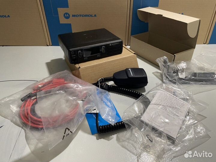 Цифровая радиостанция Motorola DM1400 DMR UHF 40W