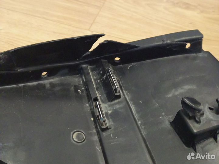 Молдинг на заднюю правую дверь Рено Каптур