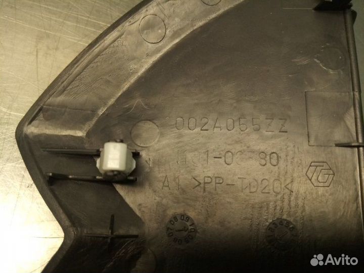 Накладка торпедо левая Mitsubishi Outlander Xl