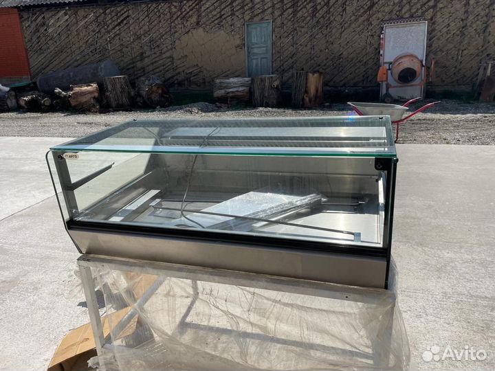 Холодильник, тепловая витринаи холодильник