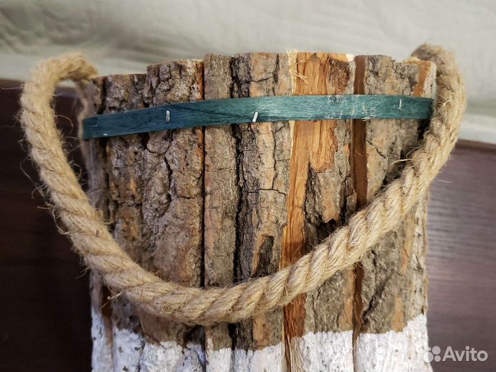 Деревянное кашпо для цветов