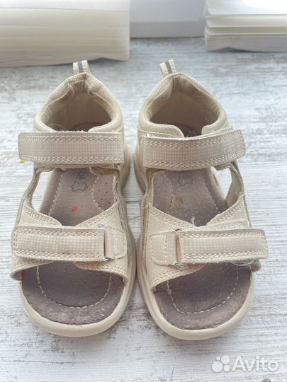Сандалии для девочки