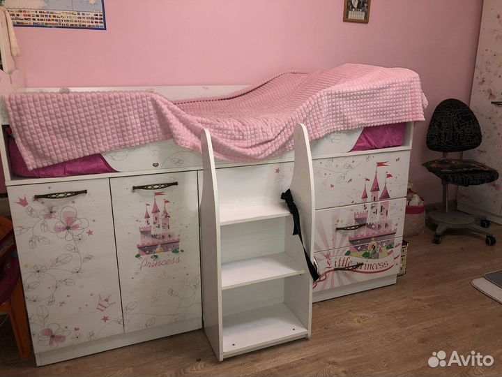 Детский комплекс мебели для девочки