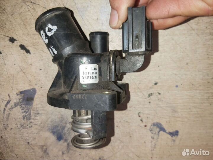 Корпус термостата Ford Mondeo III 2.0 1S7G-8575-AJ