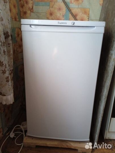 Холодильник бирюса,маленький